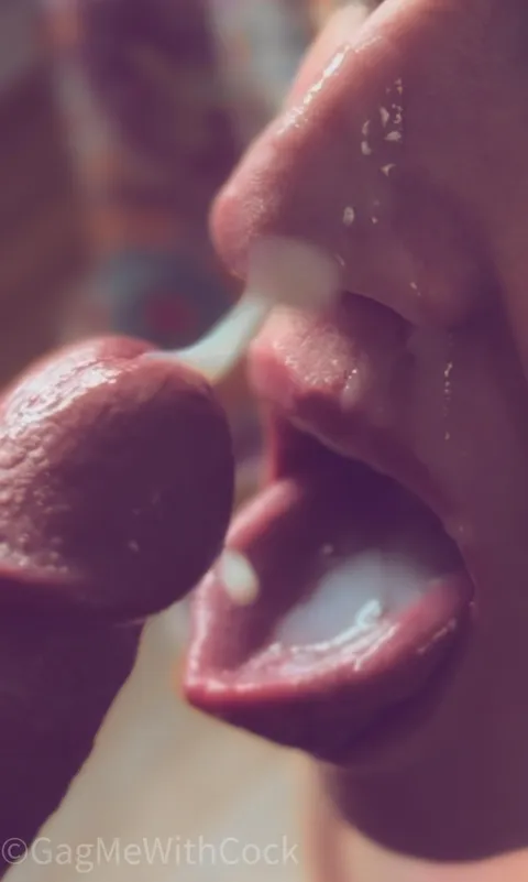 Who wants a kiss 💋 