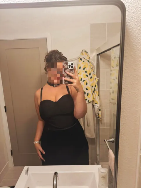 get undressed with me a[f]ter my Christmas party part 2!