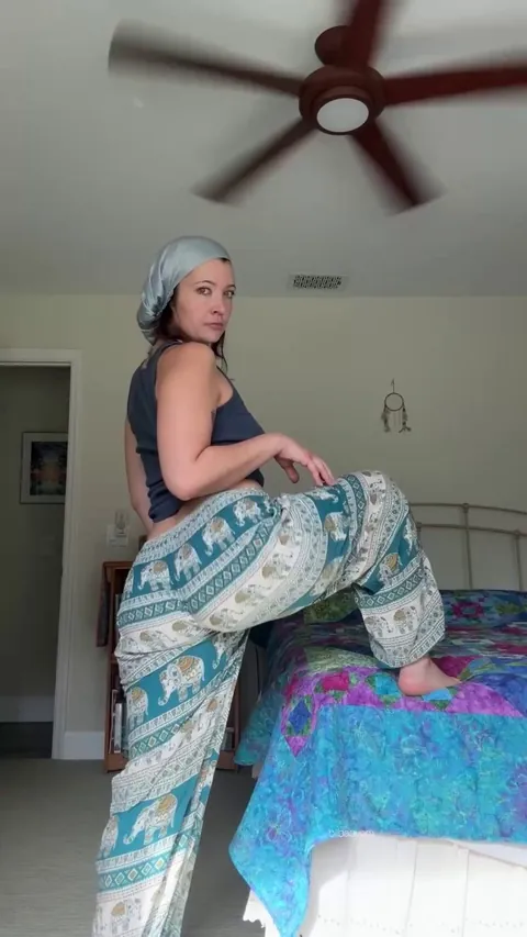 my booty just loves wiggling