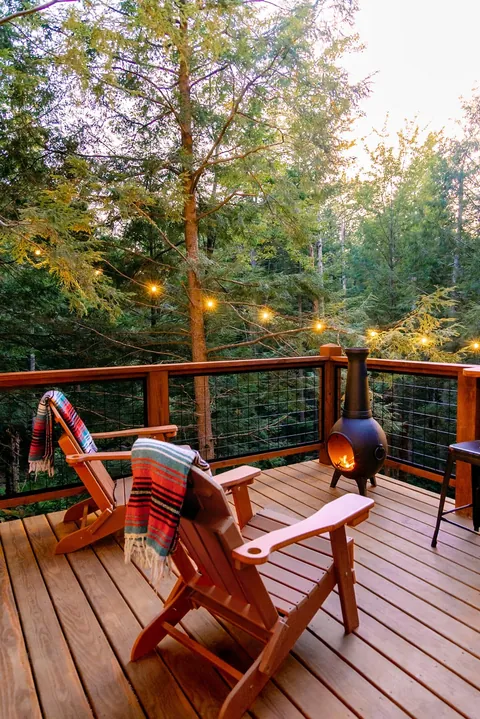 Treehouse Cabin Deck