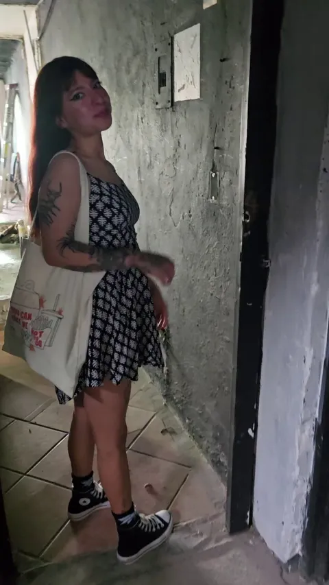 ⁬I hope the makeover workers notice me