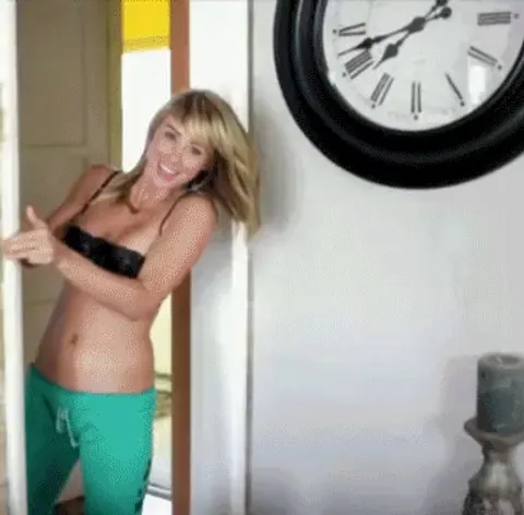 Cute and Sexy Sarah Jean Underwood Makes a Nice Entrance