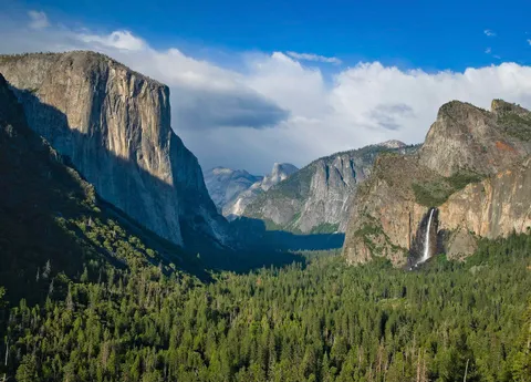 Saw this within my first hour of entering Yosemite and my jaw dropped [OC][1500x1079]