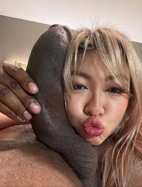 Who wants a surprise from mommy? (Deleting soon)