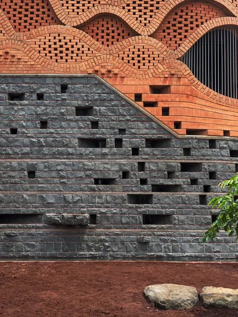 Gadi House by PMA Madhushala in the suburbs of Pune, India