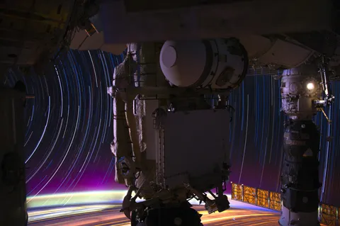 Atmospheric nitrogen scattering star trail