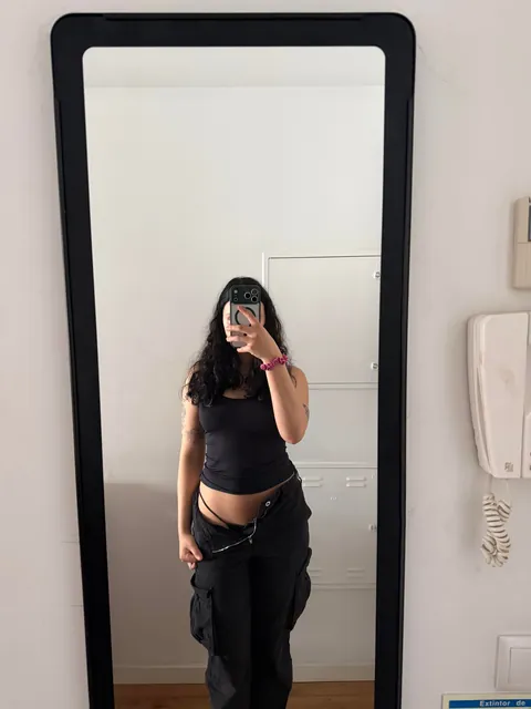 People who see me on the street can't imagine that I'm like this at home. (f)