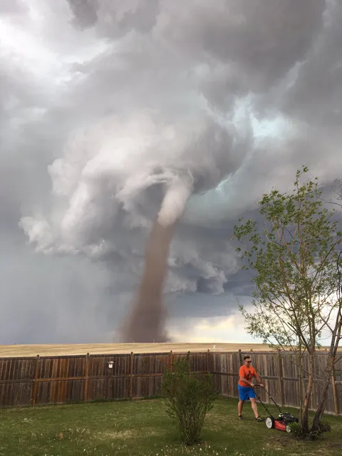 Sequel: The Great lawnmower man tornado photo of June 2019
