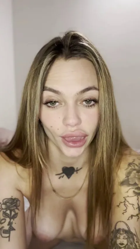 Goth curves are the best curves, cum with me