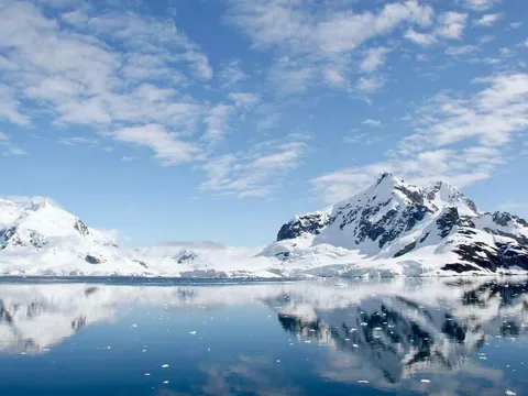 🔥 Reasons Antarctica Should Be On Your Bucket List