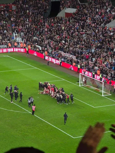 Sunderland mock Newcastle by taking a team photo in front of their fans on the pitch, following their 1-0 win over their arch-rivals. 

Newcastle did this two years ago when they won here in the FA Cup.