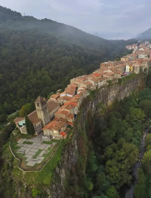 A whole village balancing on a 50m cliff