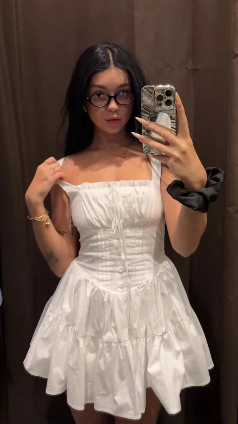 The changing room is where I dream of sharing passion