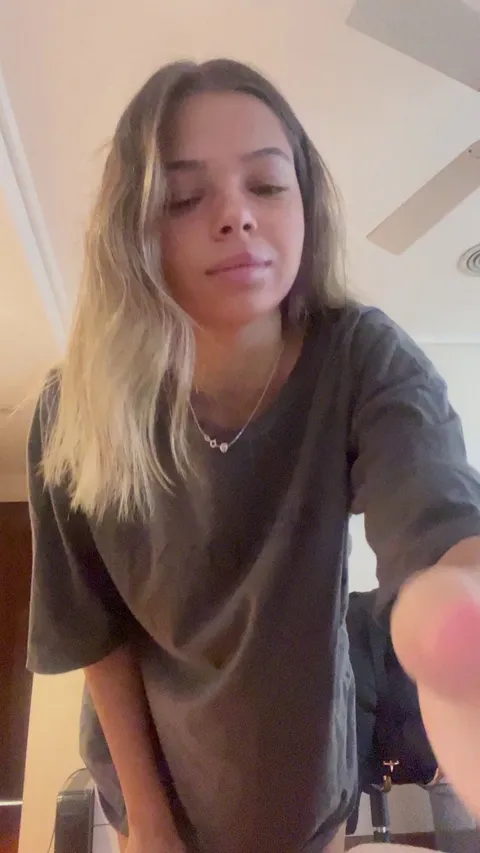 Would you go out with a girl who has had few sexual partners like me?😚😋