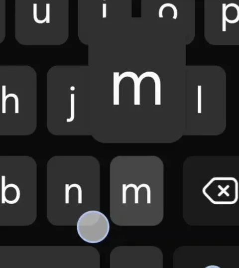 Samsung keyboard's touch detection when you press 'n'