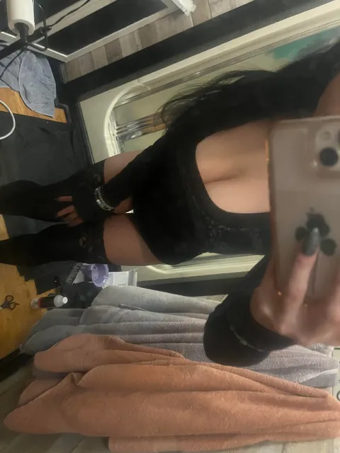 Swipe all the way to the right for a surprise (f)