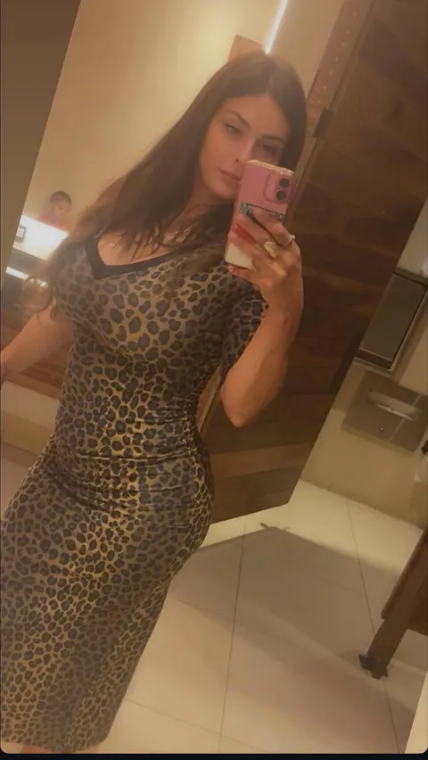 Hourglass Goddess 😍😍