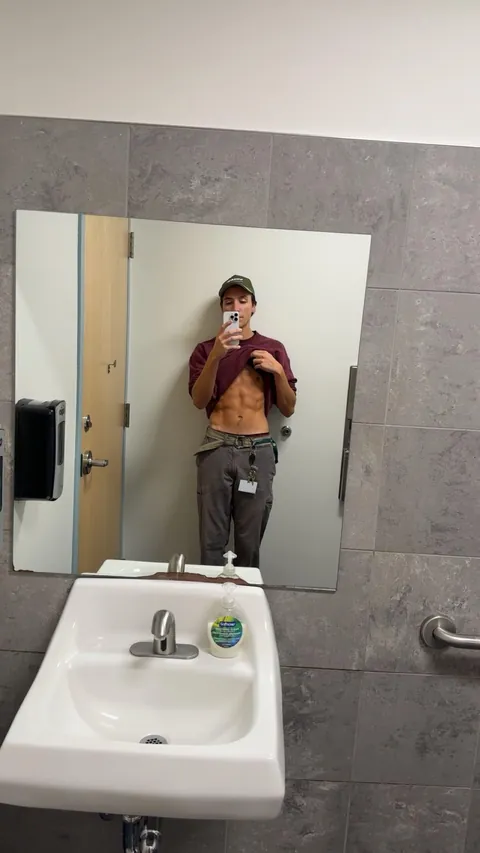 19m USA hmu bros