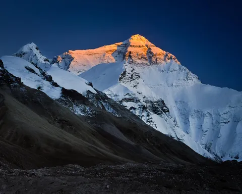 Tibetan side of Mt. Everest | Tibet [OC][1900x1520]