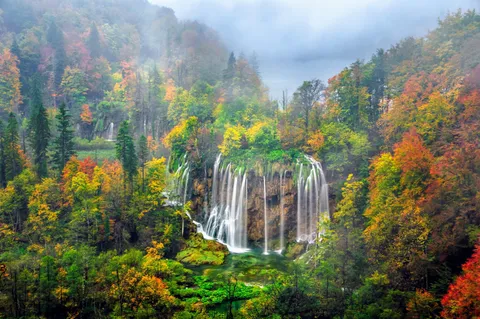 Plitvice Lakes Croatia [OC] 4288X2848 It took 3 days to finally get a slight break in the fog.