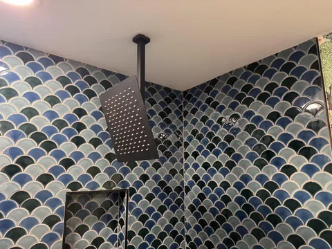 The way my contractor installed my shower head