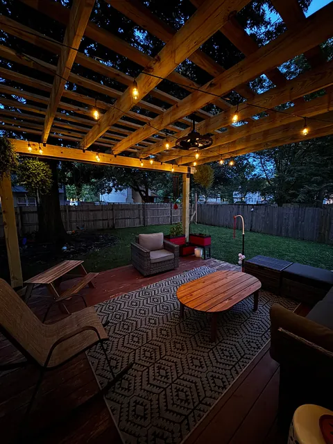 After 2.5 years of hesitation, I finally tackled our pergola.