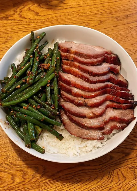 [Homemade] Char Siu/Chinese BBQ Pork and Spicy Garlic Butter Green Beans