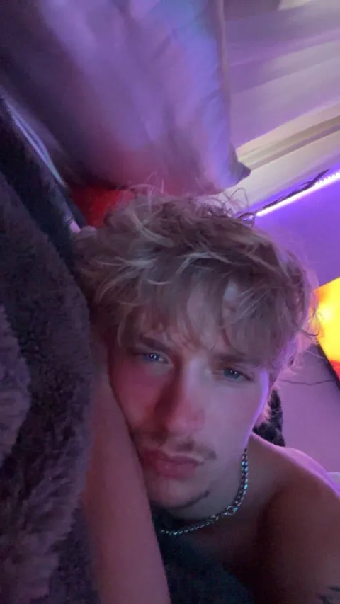 Would u let a 20 yr old fuck u