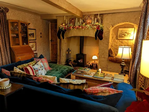 Christmas has arrived in our Cottage living Room 🎄