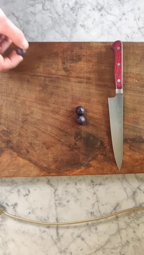 I hand sharpen japanese knives, here is a cutting test!