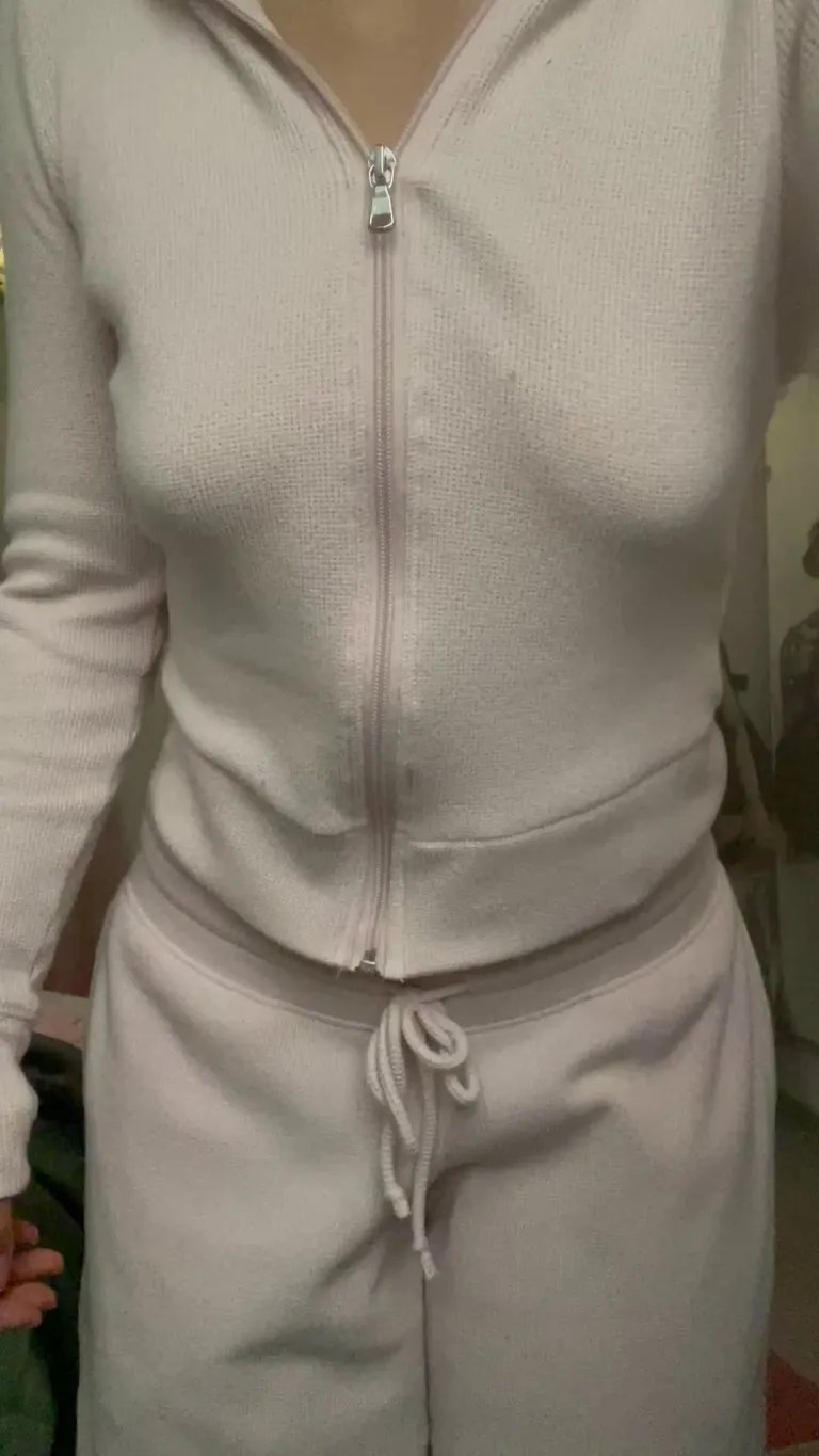 Who needs bra's anyways..