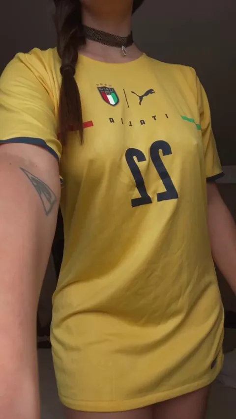 Italian big natural boobs reveal