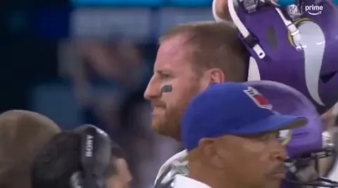 [Highlight] Carson Wentz breaks down in tears on the sideline