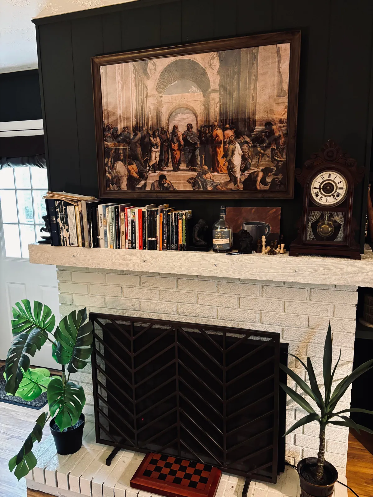 Always been my dream to have a study/library space. Finally finished.