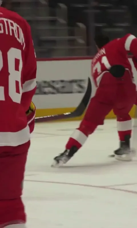 Detroit Red Wings captain Dylan Larkin accidentally spills a fans beer. Gets him $20 for a new one.