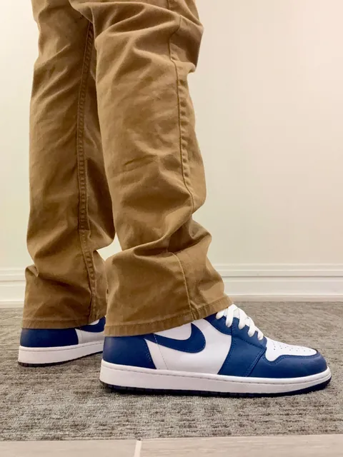 tongue tucked or out? 🤔