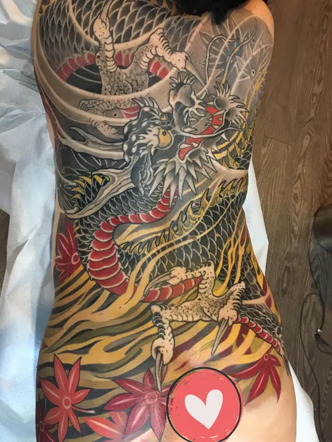 Tattoo is finally complete. Dragon tattoo done by Manuel Gruber at Monkey King in Vancouver.