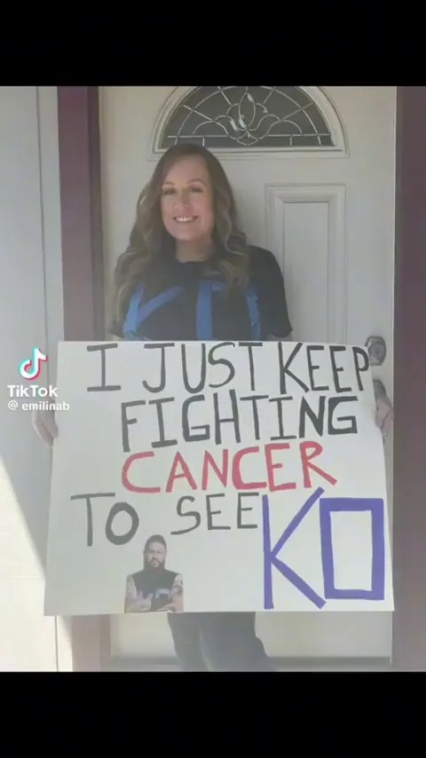 Professional wrestler makes event special for fan battling cancer 