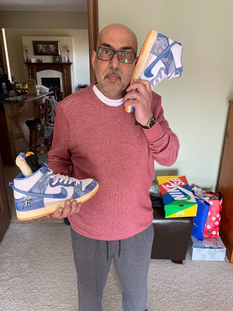 have you ever wondered who you lost the SNKRS draw to?? meet Walid, my 59 year-old Syrian dad who got the W for me🐐