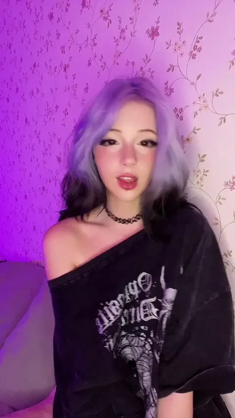 Shhh, don't let your girlfriend hear u jerking off for me!