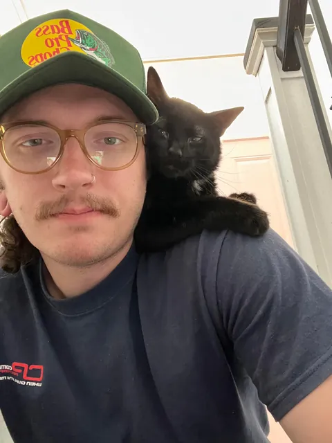 And to think someone tried to throw this guy away like trash. Happy Holidays from Hefty Fabuloso.