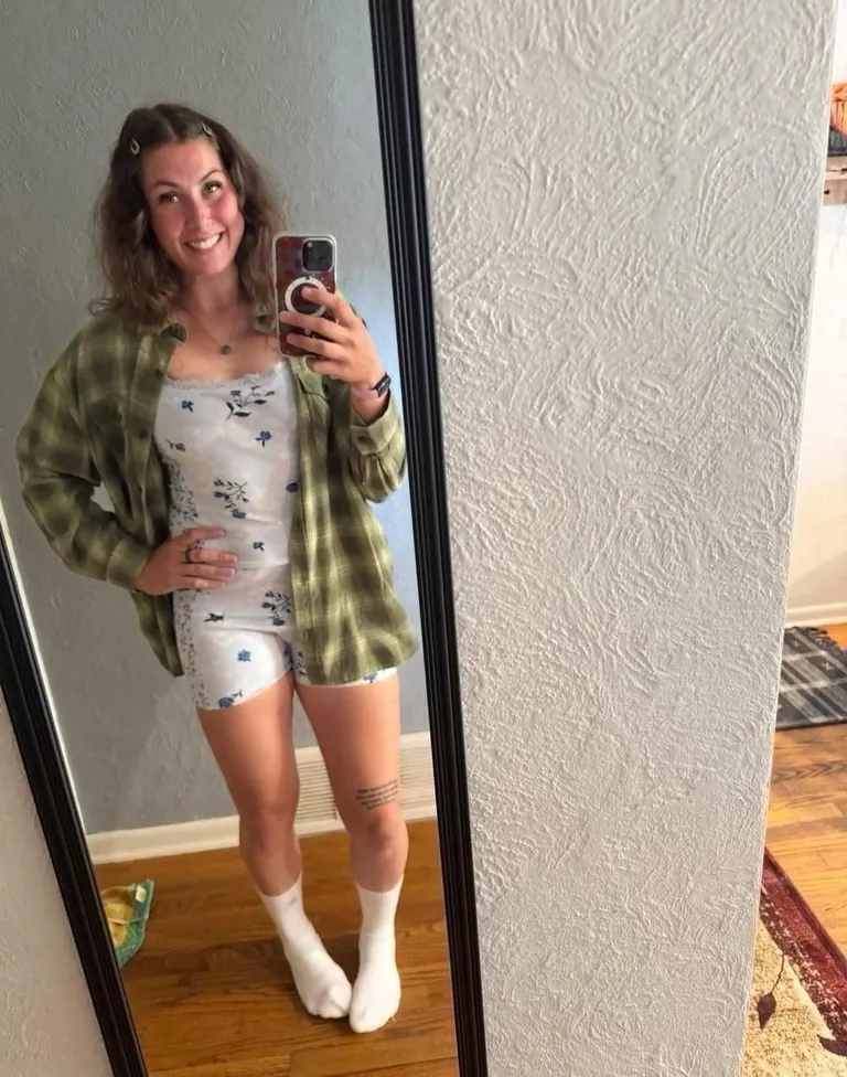 Born in 1999, 1 kid... Am I still hot? 🫣➡️ F26