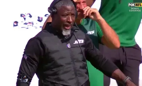 [Highlight] Aaron Glenn celebrates the Jets blocking the FG and returning it for a TD