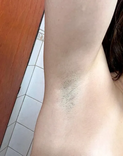 I Shaved my armpits, umm like this was the first time doing it all alone so yeah I'm just so happy I had to show you all