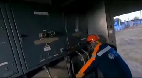 Electrician accidentaly summons a hellgate while rapairing a transformer