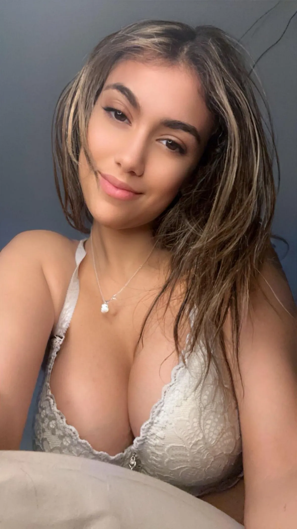 People tend to love morning selfies with a warm smile