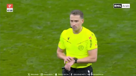 White handkerchiefs have finally come out as the horde of Real Madrid fans protest and whistles in the half time at Santiago Bernabeu stadium.