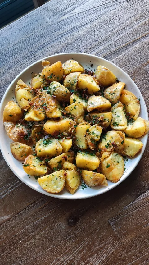 [homemade] Duck Fat Fried Potatoes + rosemary, thyme &amp; parsley salt