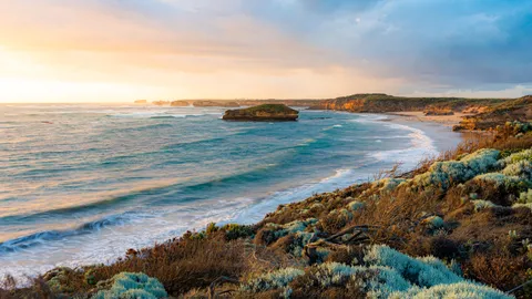 Sea stacks to the horizon. Bay of Matyrs, Australia [3711x2121][OC]