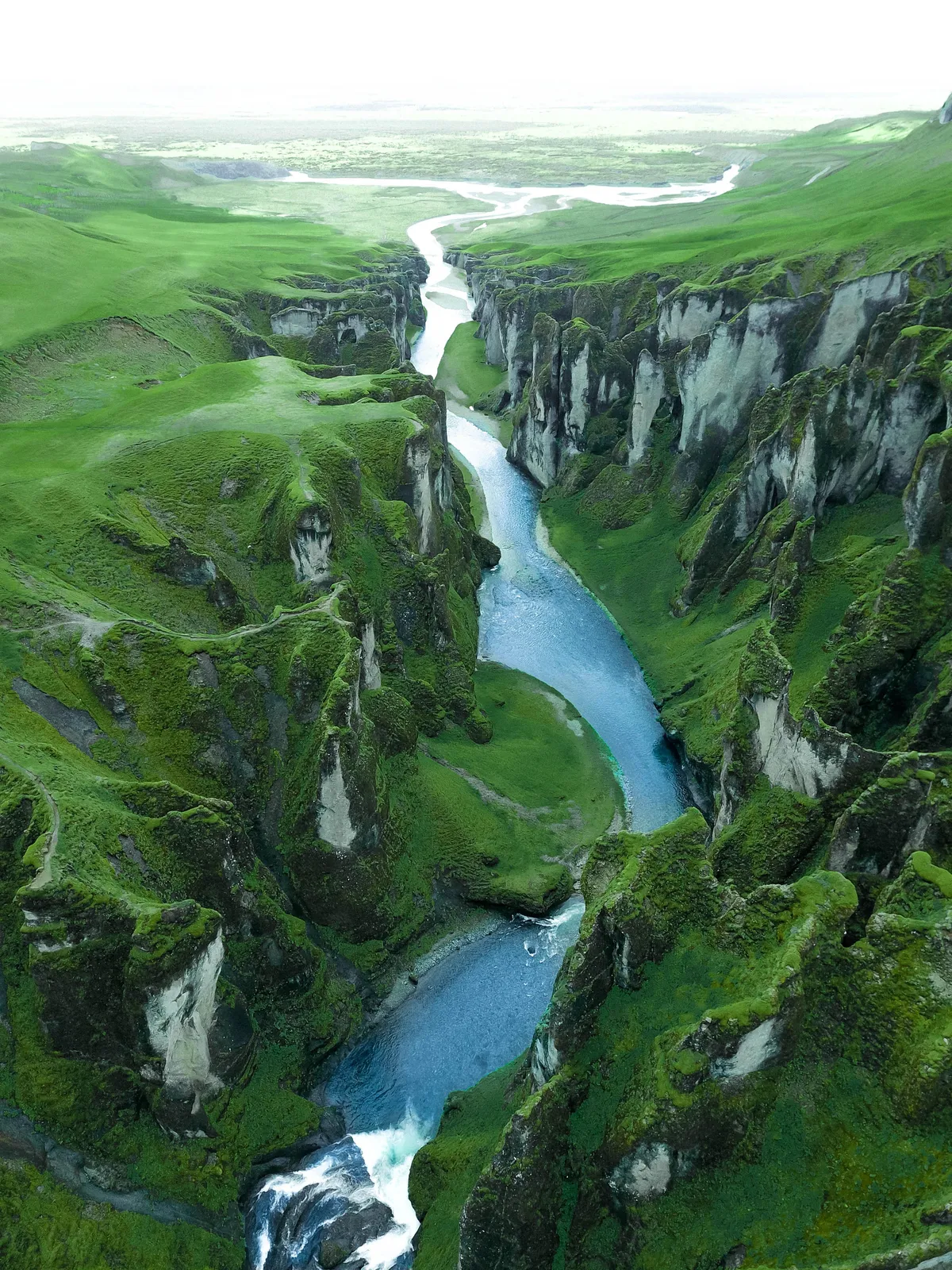 My photo of Fjaðrárgljúfur was removed yesterday. Here is another version. [OC] [3000x4000]